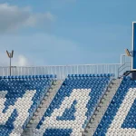 El Málaga CF se enfrenta a una dura sanción por el lanzamiento de botellas en La Rosaleda
