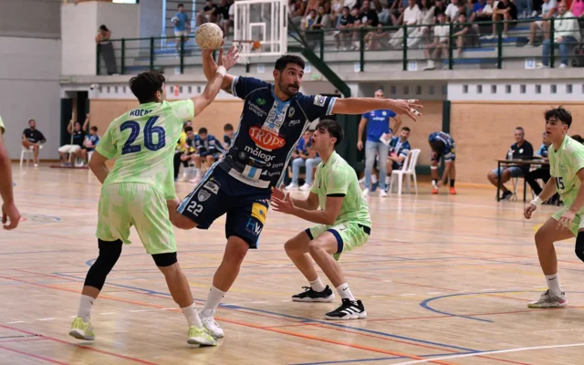 El Trops Málaga cede ante el potencial del Barça Atlètic en el estreno liguero (30-36)