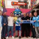 El ‘Cervantes Blanquiazul’ unió anoche al Málaga CF y al carnaval malagueño