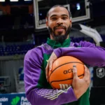 Justin Cobbs: “Venir a un equipo tan consolidado como el Unicaja es el sueño de cualquier jugador”